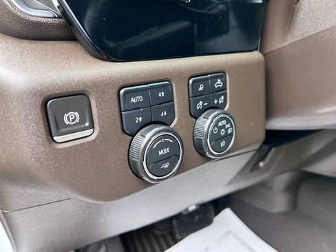 Used 2024 Chevrolet Silverado 3500 LTZ AWD/4WD image 27