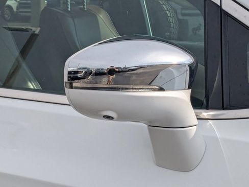 Used 2019 Chrysler Pacifica Limited w/ Tire & Wheel Group image 12