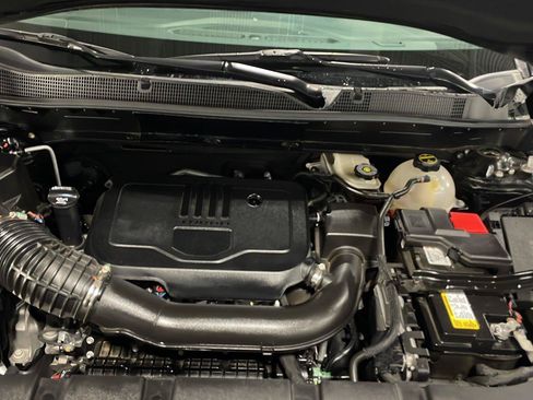 Used 2024 Chevrolet Blazer Premier w/ Enhanced Convenience Package FWD image 9