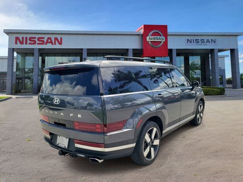 Used 2025 Hyundai Santa Fe Limited w/ Tow & Go Package image 5