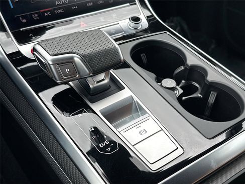 Used 2024 Audi RS Q8 w/ Black Optic Package image 17