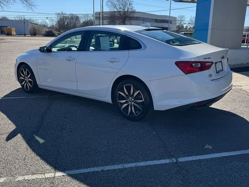 Used 2018 Chevrolet Malibu LT w/ Leather Package image 5