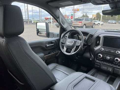 Certified 2022 GMC Sierra 3500 Denali w/ Denali Ultimate Package image 38