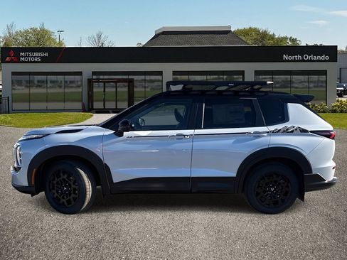 New 2026 Mitsubishi Outlander AWD image 3