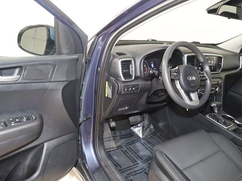 Used 2020 Kia Sportage LX w/ LX Popular Package AWD/4WD image 40