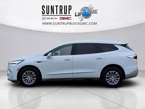 Used 2024 Buick Enclave Premium image 22