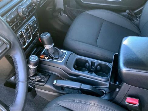 Used 2023 Jeep Gladiator Sport image 17