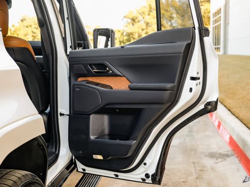 Used 2025 Lexus GX 550 image 91