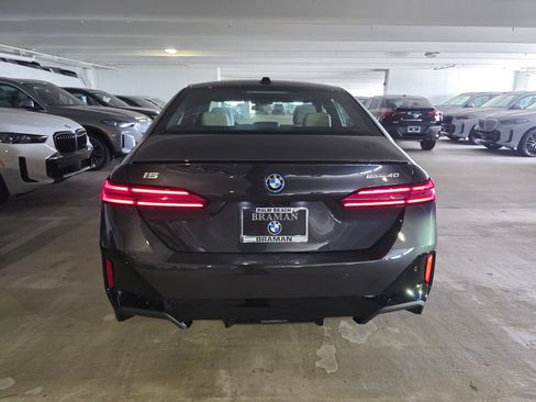 New 2027 BMW i5 eDrive40 w/ M Sport Package RWD image 5