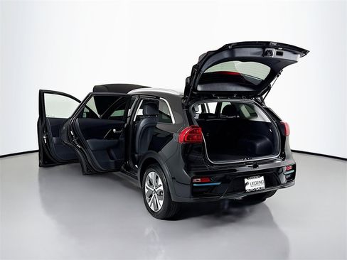Used 2022 Kia Niro EX Premium w/ Cold Weather Package image 26