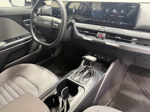 Used 2025 Kia K4 EX image 30