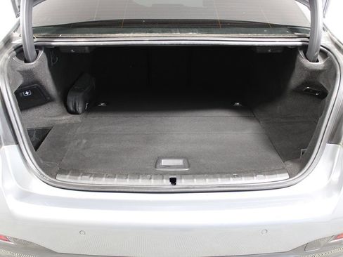 Used 2023 BMW 530e w/ M Sport Package image 35