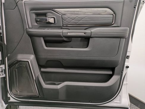 Used 2025 RAM 3500 Limited image 27