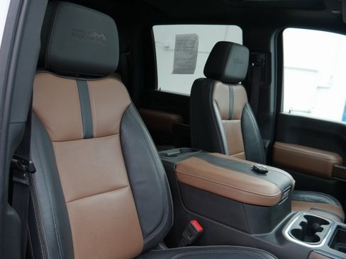 Used 2023 Chevrolet Silverado 2500 High Country w/ Technology Package image 23