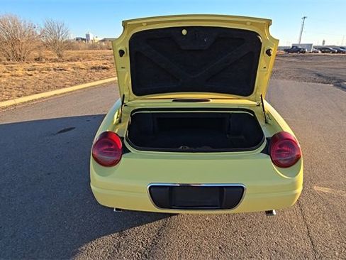 Used 2002 Ford Thunderbird image 21