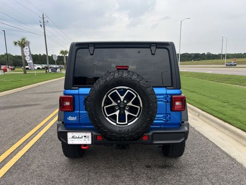 Certified 2025 Jeep Wrangler Unlimited Rubicon w/ Convenience Group AWD/4WD image 5