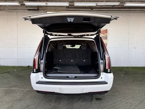 Used 2016 Cadillac Escalade ESV Premium image 10