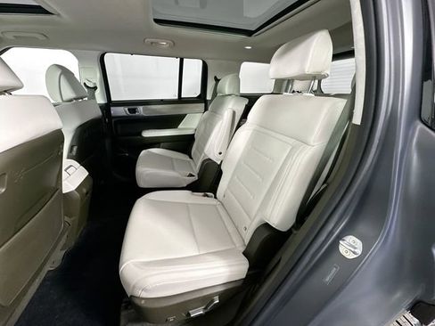 Used 2025 Hyundai Santa Fe Calligraphy AWD/4WD image 29