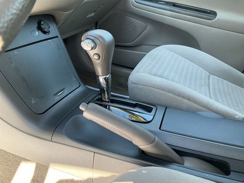 Used 2005 Toyota Camry FWD image 31