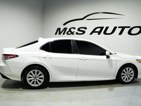 Used 2019 Toyota Camry LE image 6
