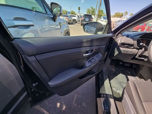 Used 2025 Nissan Sentra SV FWD image 24