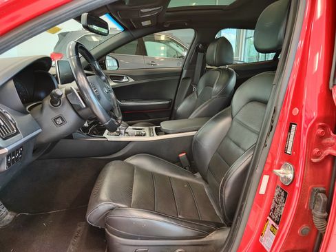 Used 2018 Kia Stinger GT2 RWD image 10