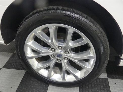 Used 2019 Ford Expedition Platinum AWD/4WD image 16
