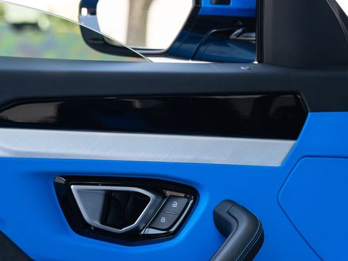 Used 2019 Lamborghini Urus AWD/4WD image 33