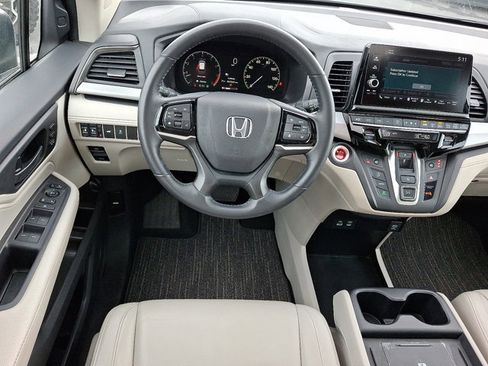 Certified 2025 Honda Odyssey EX-L image 13