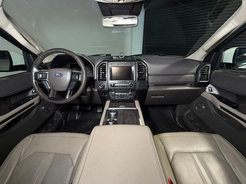 Used 2018 Ford Expedition Limited w/ Equipment Group 301A AWD/4WD image 25