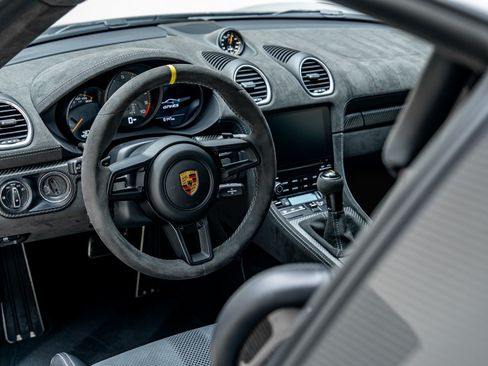 Used 2023 Porsche 718 Cayman GT4 RS RWD image 41