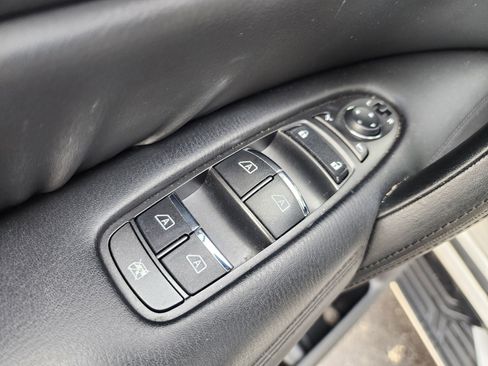 Used 2022 Nissan Armada SL w/ Midnight Edition Package image 26