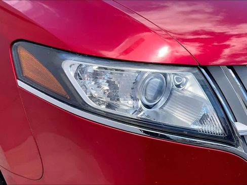 Used 2010 Lincoln MKT 2WD image 31