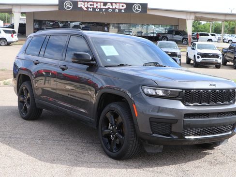 Used 2022 Jeep Grand Cherokee L Laredo AWD/4WD image 1