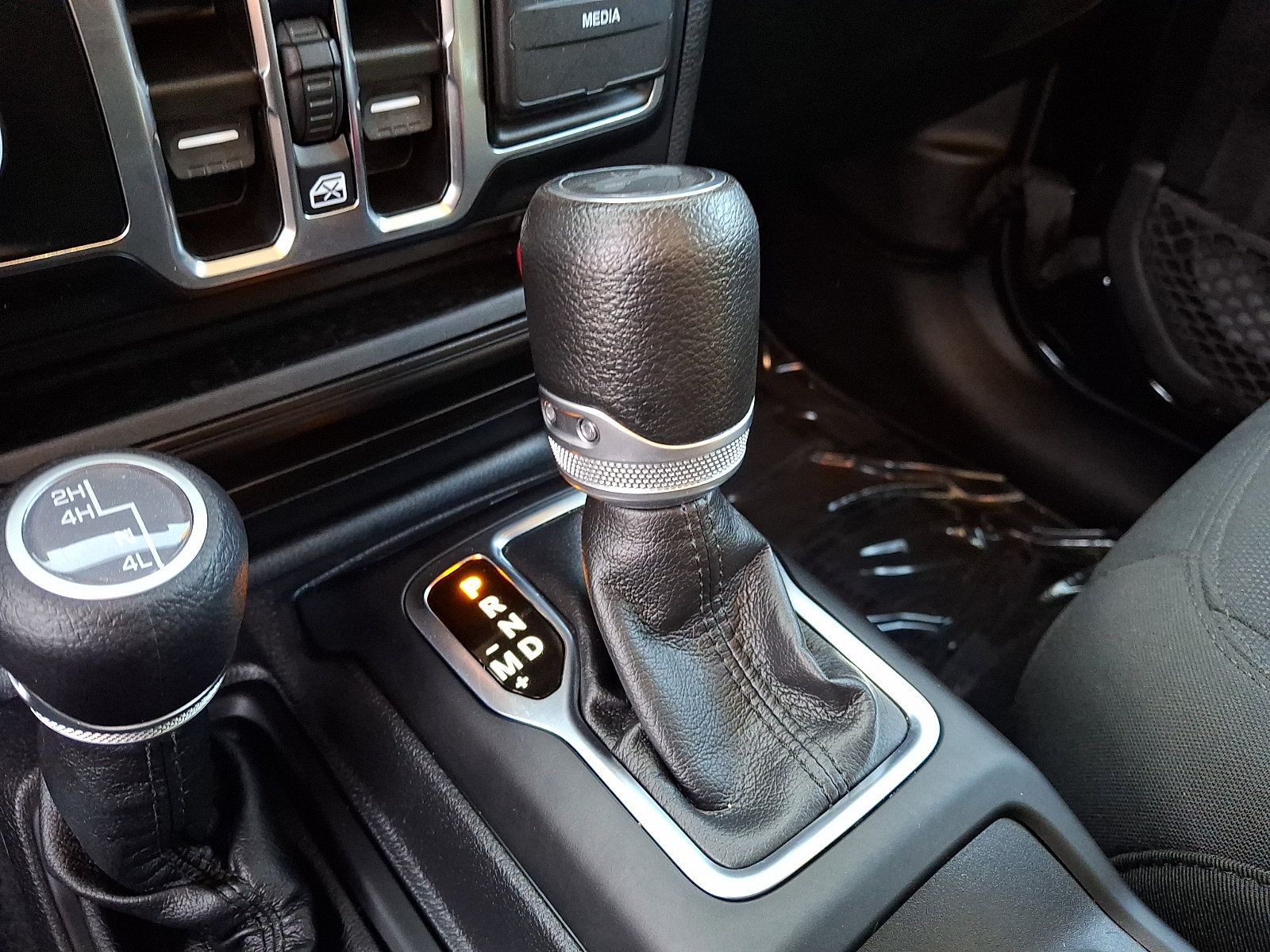 Used 2022 Jeep Wrangler Unlimited Sport AWD/4WD image 16