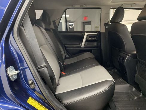 Used 2016 Toyota 4Runner SR5 Premium image 16