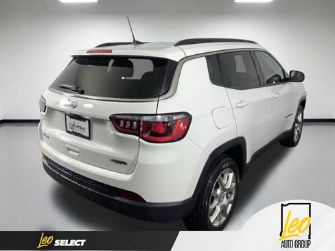 Used 2022 Jeep Compass Latitude AWD/4WD image 7