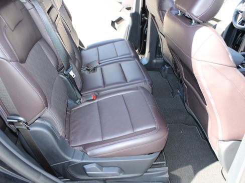 Used 2025 Ford Explorer Platinum image 14