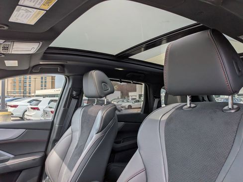 Used 2025 Acura MDX A-Spec image 17