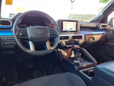 Certified 2025 Toyota Tacoma TRD Off-Road image 9