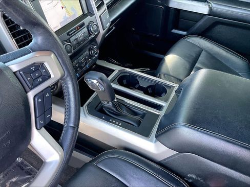 Used 2020 Ford F150 Lariat image 16