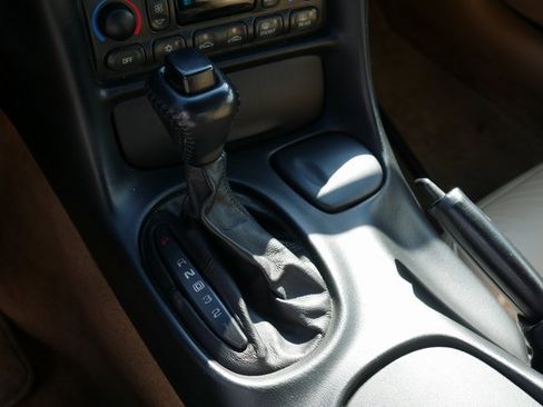 Used 2001 Chevrolet Corvette Convertible w/ Preferred Equipment Group1 image 16