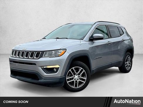 Used 2017 Jeep Compass Latitude w/ Popular Equipment Group AWD/4WD image 1