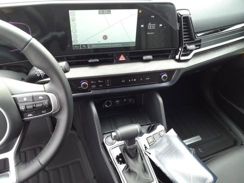 Used 2025 Kia Sportage X-Line w/ Premium Package image 25