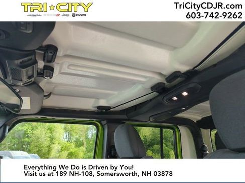 New 2025 Jeep Gladiator Sport image 19