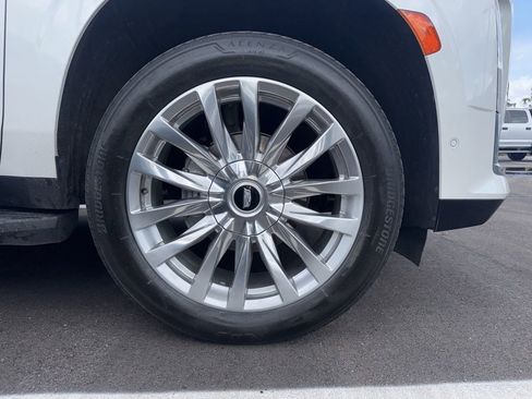 Used 2023 Cadillac Escalade Premium Luxury image 5