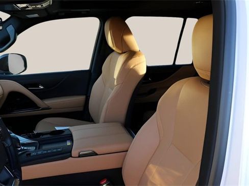Used 2025 Lexus LX 700h Luxury image 12