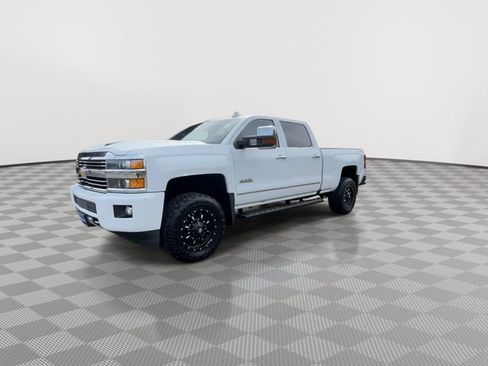 Used 2017 Chevrolet Silverado 2500 High Country w/ Duramax Plus Package image 4