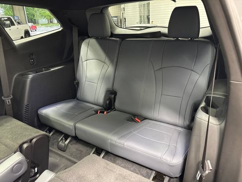 Used 2023 Buick Enclave Essence w/ Experience Buick Package AWD/4WD image 52