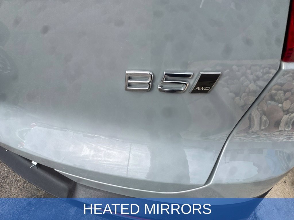 Used 2025 Volvo XC40 B5 Plus AWD/4WD image 26